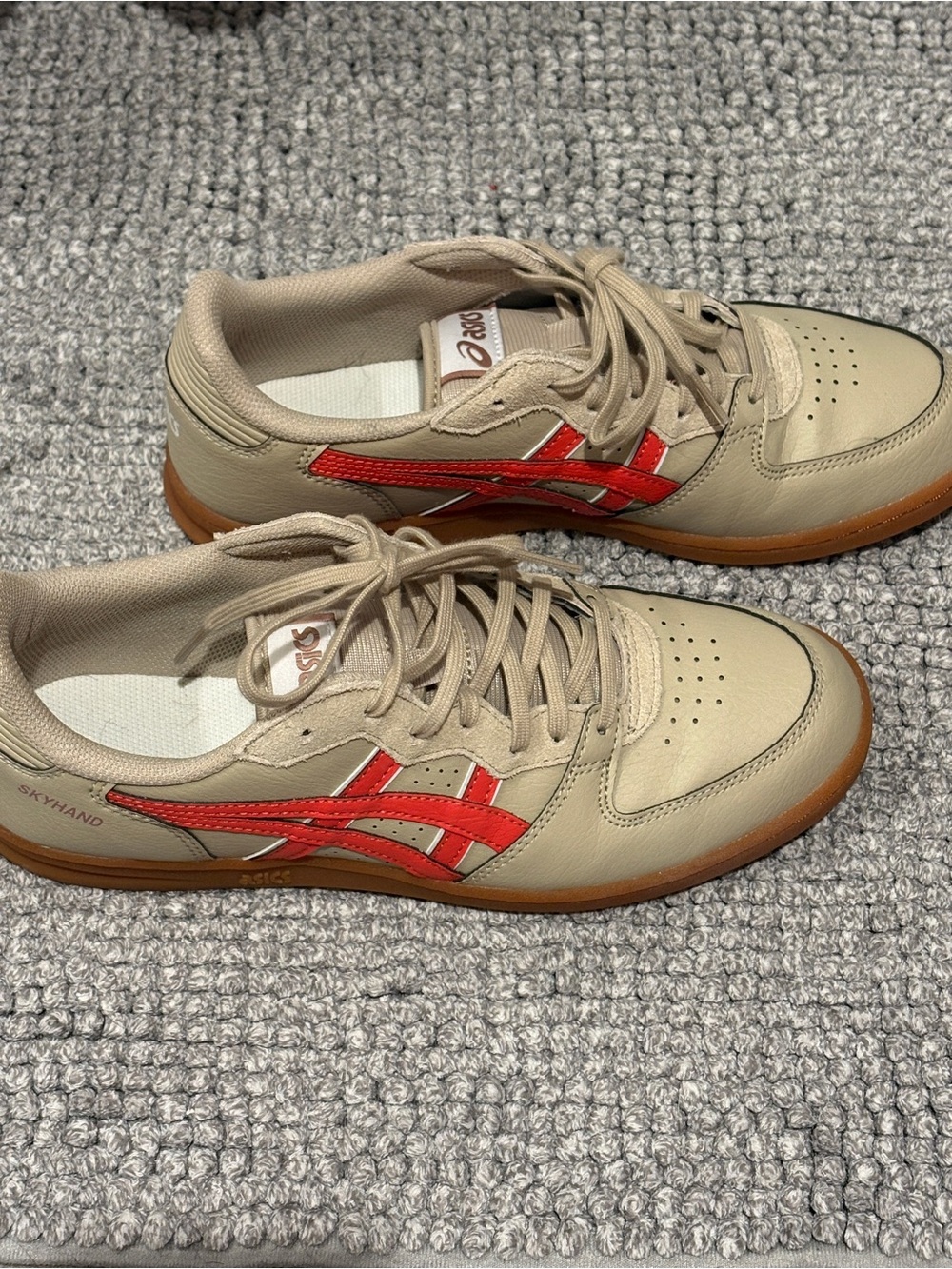 Asics Skyhand Low-Top Sneakers, Beige/Grey with Red, Size M 7.5 / W 9